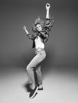 Ellie Goulding con unas zapatillas de la colección otoño/invierno 2017/2018 de Deichmann