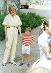 Lady Di con un conjunto amarillo