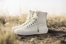 Modelo de sneakers de la primera colección de The Weeknd para Puma