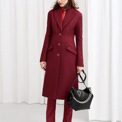Abrigo de paño burdeos de & Other Stories otoño/invierno 2017/2018