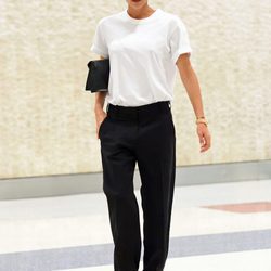 Victoria Beckham con un look muy working girl en el aeropuerto de Nueva York