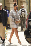 Rihanna con una chaqueta XXL paseando por Nueva York