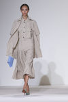 Look de estampado de cuadros de Victoria Beckham primavera/verano 2018 en la New York Fashion Week