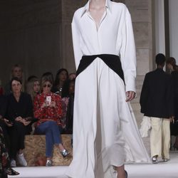 Total look bicolor de Victoria Beckham primavera/verano 2018 en la New York Fashion Week