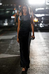 Joan Smalls desfilando para Alexander Wang en la Nueva York Fashion Week primavera/verano 2018