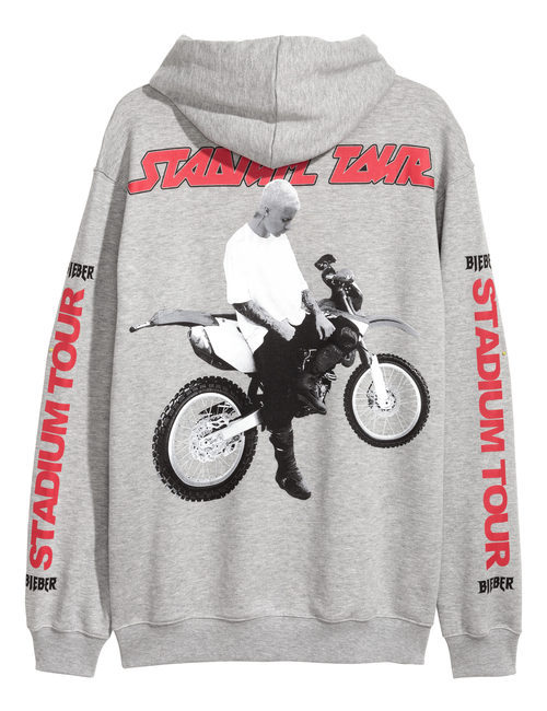 Sudadera gris con estampado de una moto de la colaboración de H&M con Justin Bieber