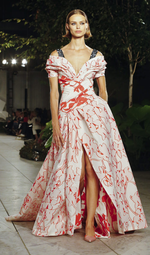 Vestido de flores de Carolina Herrera primavera/verano 2018 en la New York Fashion Week