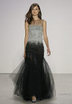 Vestido negro y gris degradado de Oscar de la Renta primavera/verano 2018 para la Nueva York Fashion Week