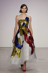 Vestido de tul de colores de Oscar de la Renta primavera/verano 2018 para la Nueva York Fashion Week