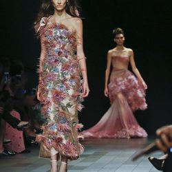 Vestido multicolor de Marchesa primavera/verano 2018 en la New York Fashion Week