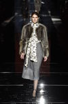 Falda lápiz gris de Roberto Verino otoño/invierno 2017/2018 en la Madrid Fashion Week