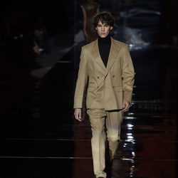 Traje de color camel de Roberto Verino otoño/invierno 2017/2018 en la Madrid Fashion Week