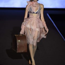 Look de organza rosa de Andrés Sardá primavera/verano 2018 en la Madrid Fashion Week