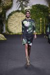 Vestido tropical en el desfile de Francis Montesinos en Madrid Fashion Week primavera/verano 2018