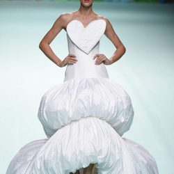 Vestido de novia de Ágatha Ruíz de la Prada primavera/verano 2018 en la Madrid Fashion Week