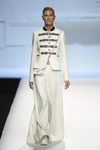 Americana y pantalón ancho blanco de Devota & Lomba primavera/verano 2018 en Madrid Fashion Week