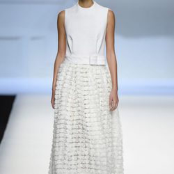 Vestido blanco de flores de Devota & Lomba primavera/verano 2018 en Madrid Fashion Week