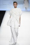 Blusa larga con pliegues blanca de Devota & Lomba primavera/verano 2018 en Madrid Fashion Week