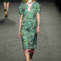 Vestido verde estampado de Ana Locking primavera/verano 2018 para Madrid Fashion Week