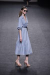 Vestido azul cielo de Roberto Torretta colección primavera/verano 2018 en Madrid Fashion Week