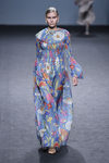 Vestido largo de flores de María Escoté primavera/verano 2018 para Madrid Fashion Week