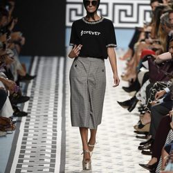 Camiseta homenaje a David Delfín de Jorge Vázquez primavera/verano 2018 en la Madrid Fashion Week