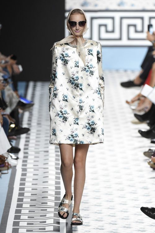 Vestido mini de Jorge Vázquez primavera/verano 2018 en la Madrid Fashion Week