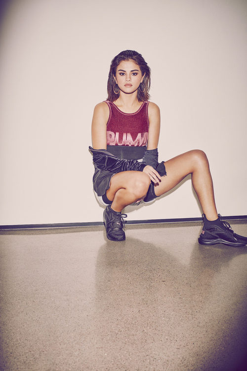 Foto promocional con la que Selena Gomez anuncia su colaboración con Puma 2017