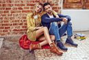 Bregje Heinen y Jesús Castro con botines marrones y azules de Refresh otoño/invierno 2017/2018