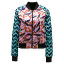 Chaqueta estampados azul y rosa de la nueva colección de PUMA con Sophia Webster de otoño/invierno 2017/2018