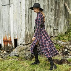 Camisa larga de cuadros y sombrero de la nueva colección de Stradivarius otoño/invierno 2017/2018