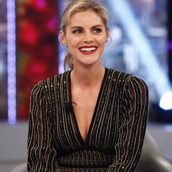 Amaia Salamanca con un Roberto Cavalli en 'El Hormiguero'