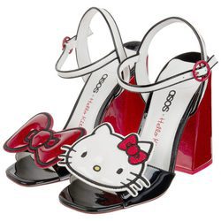 Tacones negros y rojos de la colección de Hello Kitty para Asos de otoño/invierno 2017/2018
