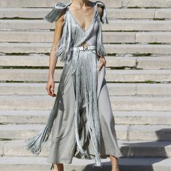 Dos piezas con plumas de Nina Ricci primavera/verano 2018 en la París Fashion Week