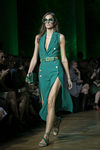 Vestido verde agua de Elie Saab primavera/verano 2018 en la París Fashion Week