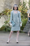 Conjunto tweed de la colección primavera/verano 2018 de Chanel en Paris Fashion Week