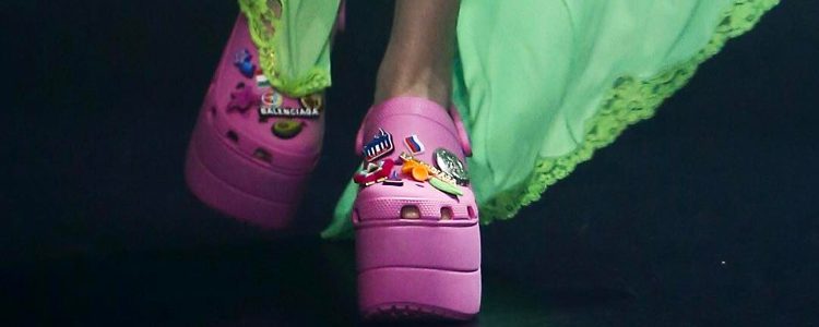 Crocs rosas de la colección primavera/verano 2018 de Balenciaga