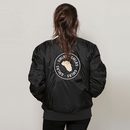 Chaqueta bomber de color negro de la propia colección de Gemeliers
