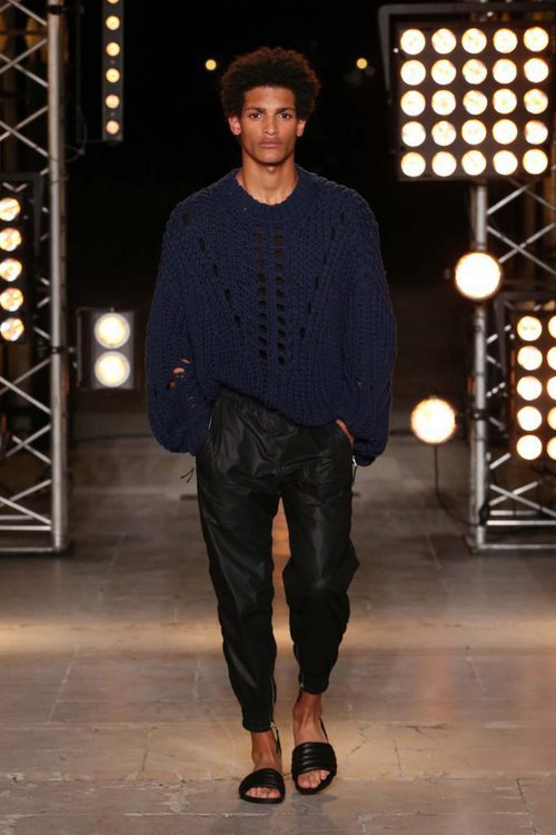 Bernabé Hardy para Isabel Marant presentan colección masculina en Fashion Week Paris temporada primavera/verano 2018