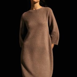 Vestido de punto sin costuras en la colección de Uniqlo de la tempoarada otoño/invierno 2017/2018
