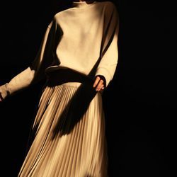 Conjunto beige sin costuras de la colección de Uniqlo de temporada otoño/invierno 2017/2018