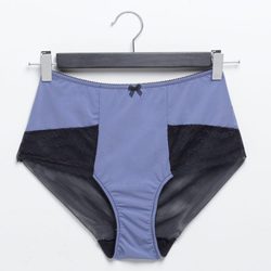 Braguita de talle alta morada y negro de la colección solidaria de Le Bratelier contra el cáncer de mama 2017