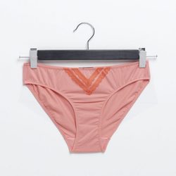 Braga color coral de la colección solidaria de Le Bratelier contra el cáncer de mama 2017