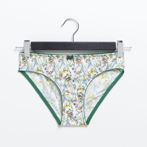Braga de estampado floral de la colección solidaria de Le Bratelier contra el cáncer de mama 2017