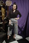 Adriana Torrebejano con un pantalón palazzo en la presentación del musical de la 'Familia Adams'