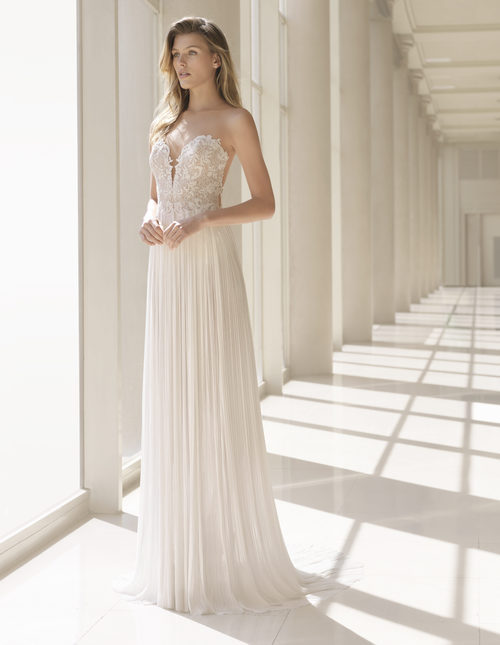 Vestido de novia con escote en la espalda de Rosa Clará colección 2018