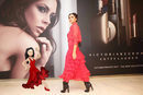 Con la flamenca de Whatsapp compara su look Victoria Beckham