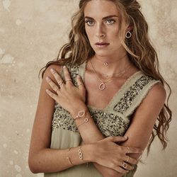 Variedad de joyas brillantes de la coleccion 'Mysterious Waters' de Apodemia