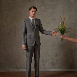 Traje masculino gris de la colección Erdem x H&M