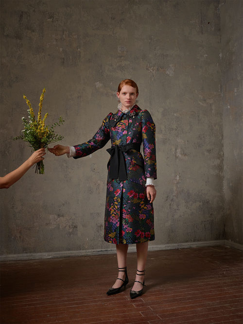 Abrigo con flores de la colección Erdem x H&M